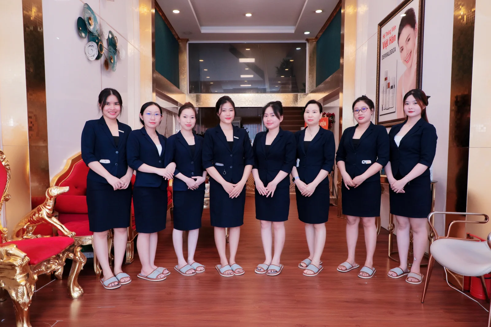 Những bàn tay tận tâm đồng hành cùng bạn